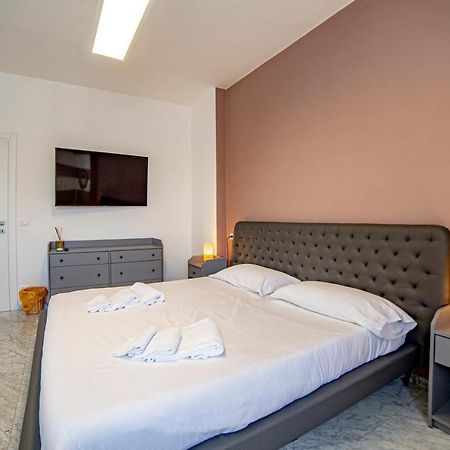 Elegante Camera Con Finiture Di Lusso Appena Ristrutturata Marina Di Carrara Exteriér fotografie