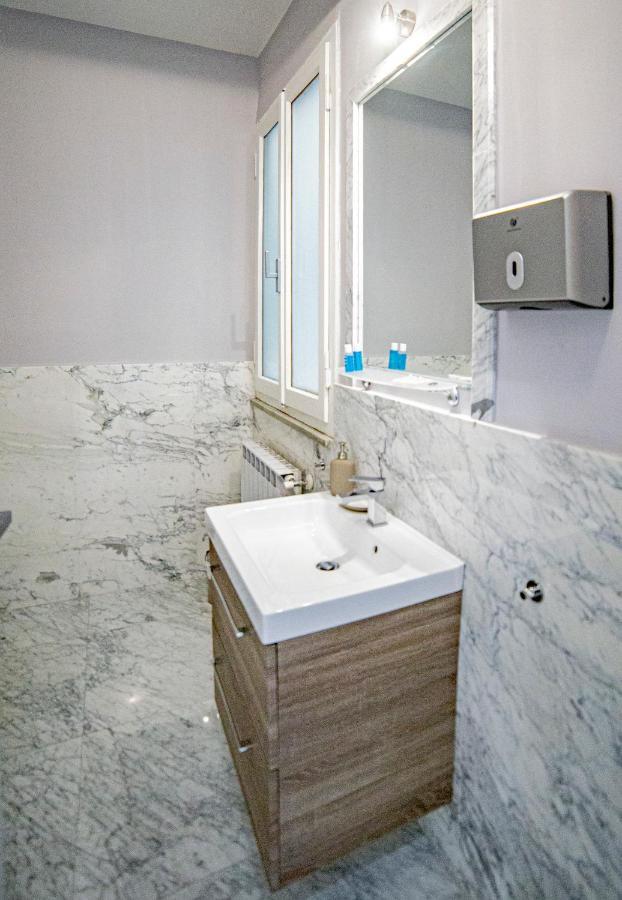 Elegante Camera Con Finiture Di Lusso Appena Ristrutturata Marina Di Carrara Exteriér fotografie